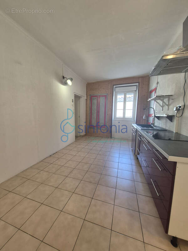 Maison de village avec garage et atouts énergétiques, potentiel a exploiter - photo 11