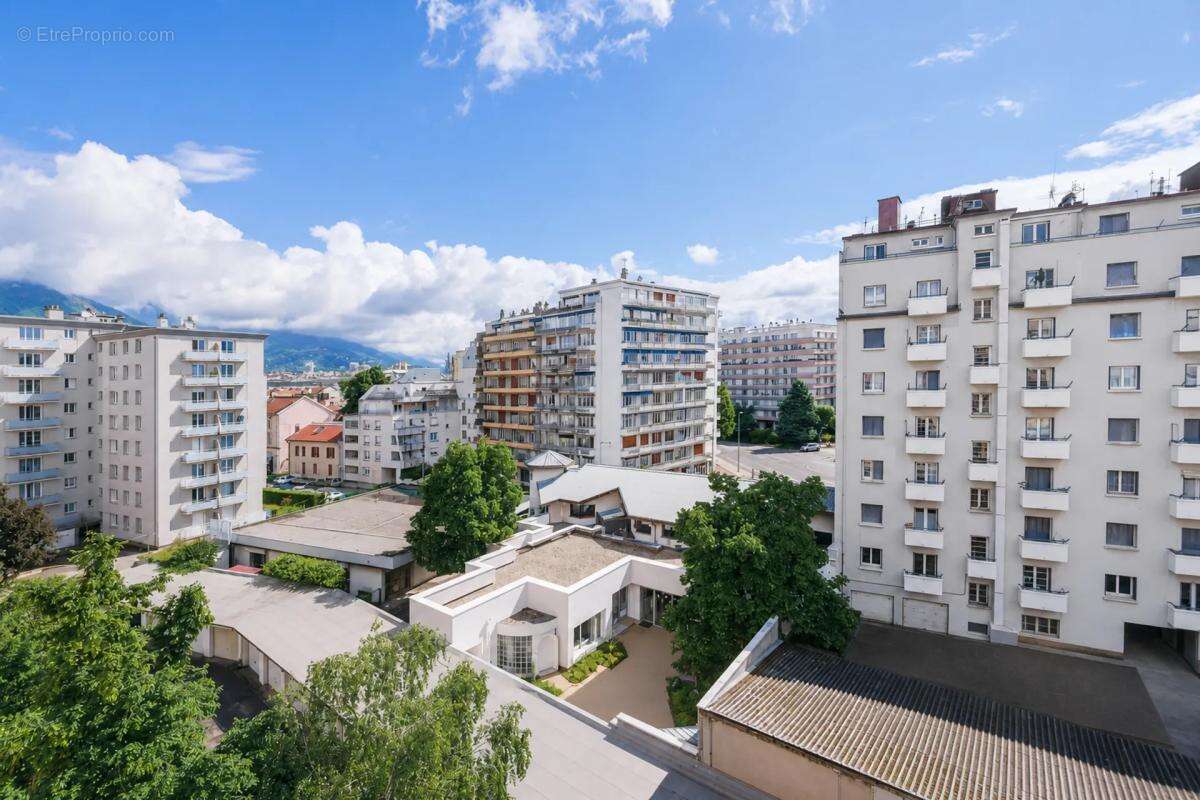 Appartement LOUÉ de 4 pièces de 68 m2 en vente à Grenoble - photo 9