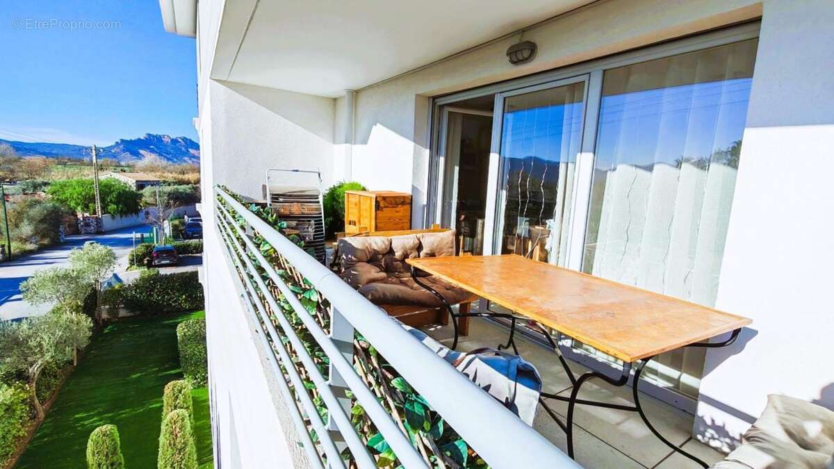 Appartement à PUGET-SUR-ARGENS