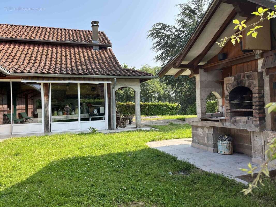 Maison à MONTPONT-EN-BRESSE