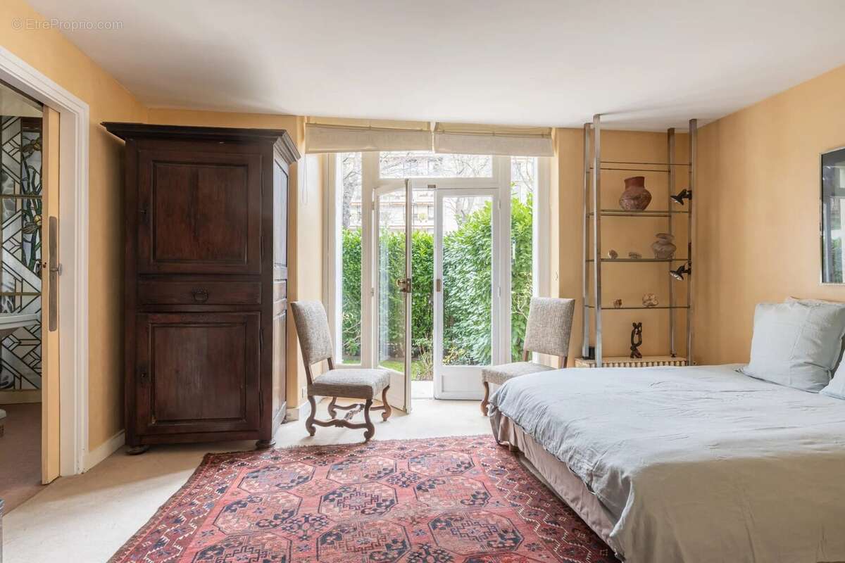 Appartement à NEUILLY-SUR-SEINE