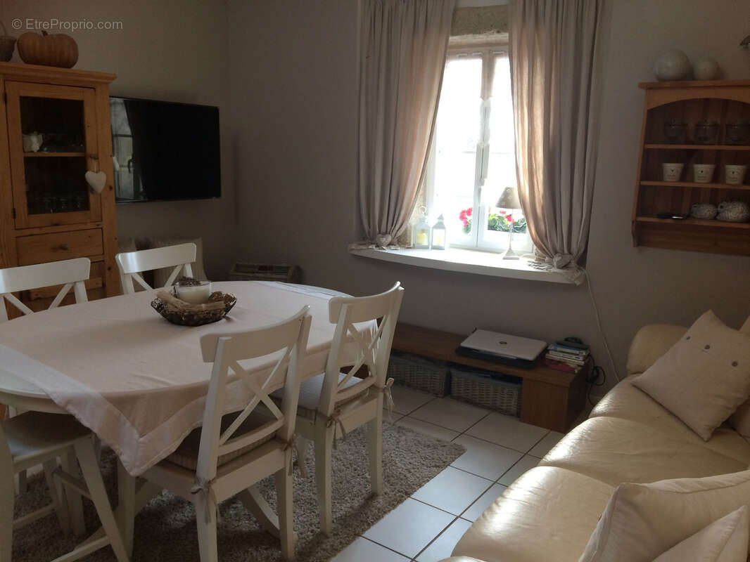 Appartement à POUSSAN