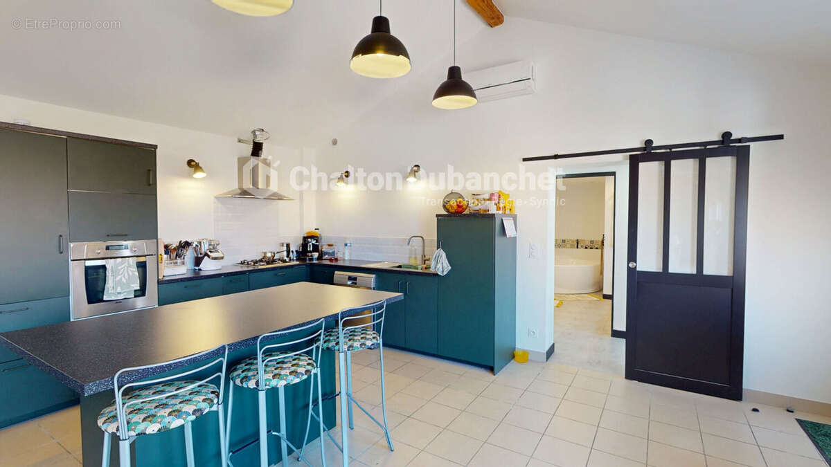 Maison à SAINT-JUST-LA-PENDUE