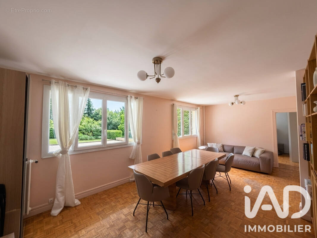 Photo 1 - Appartement à LA CELLE-SAINT-CLOUD