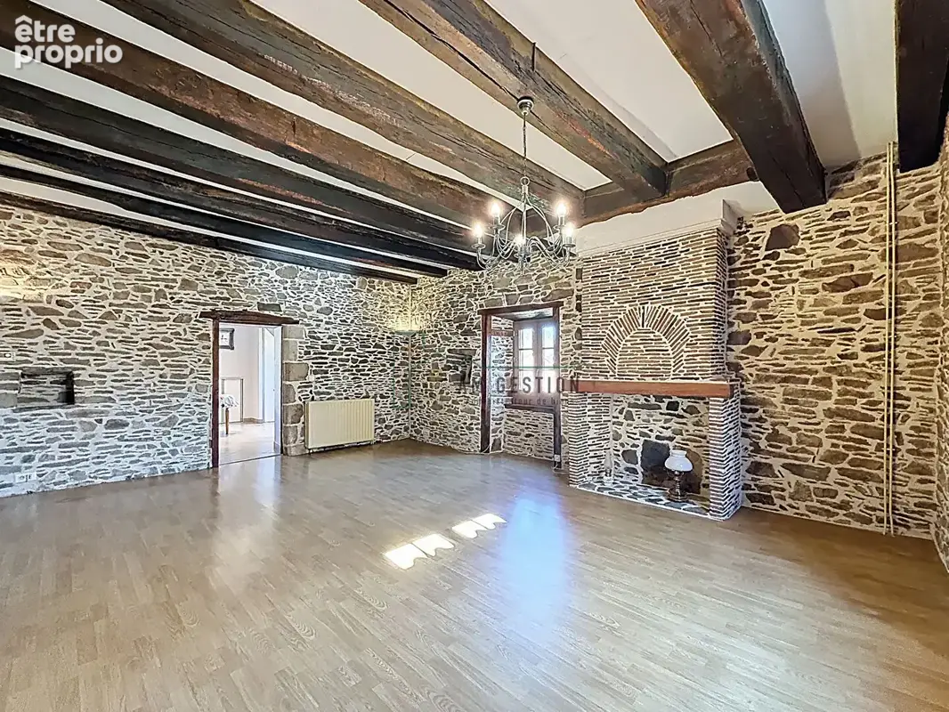 Maison de 1661, 3 chambres, sous-sol complet - photo 2