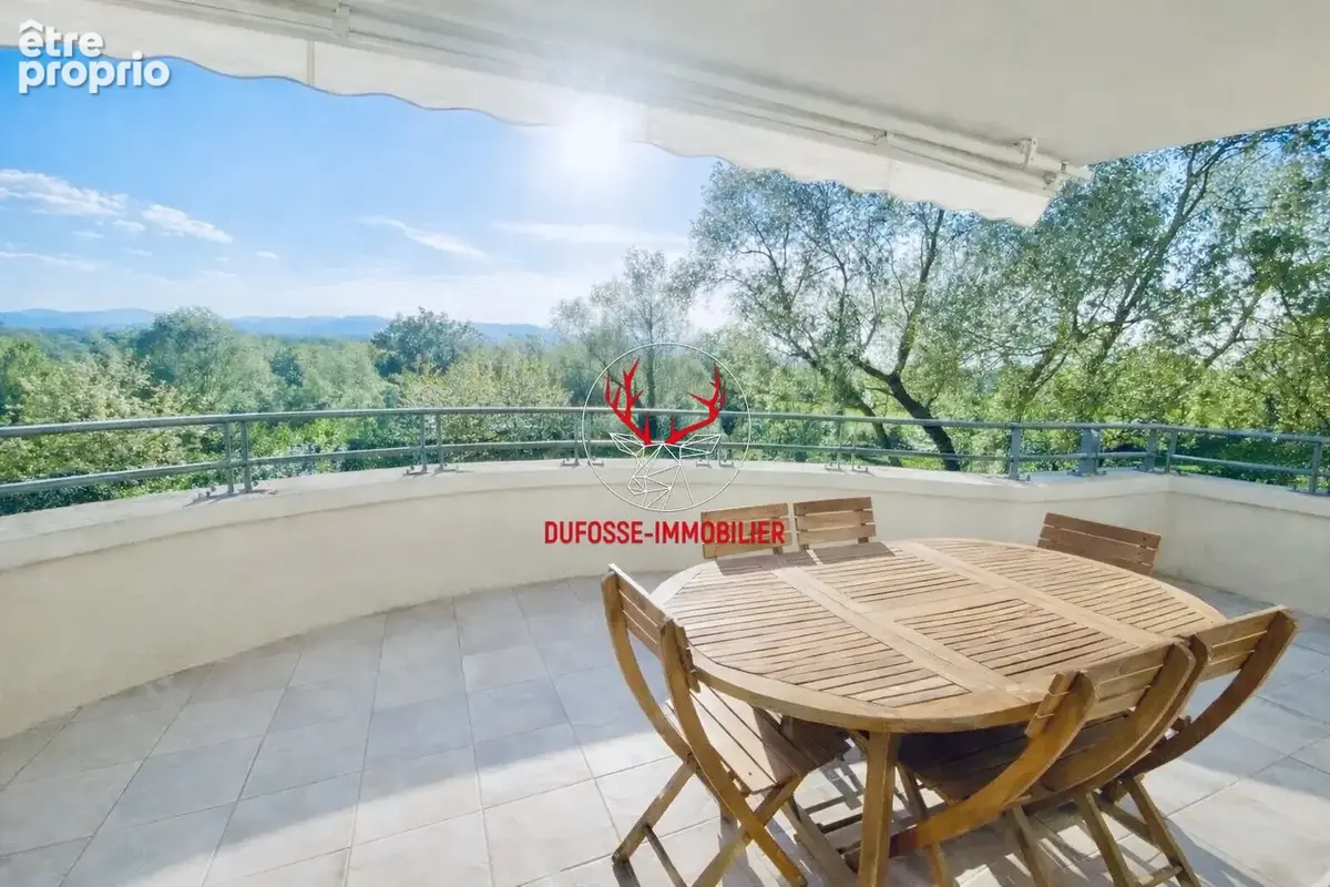 Photo Appartement à La Tour-De-Salvagny au prix de 495 000€
