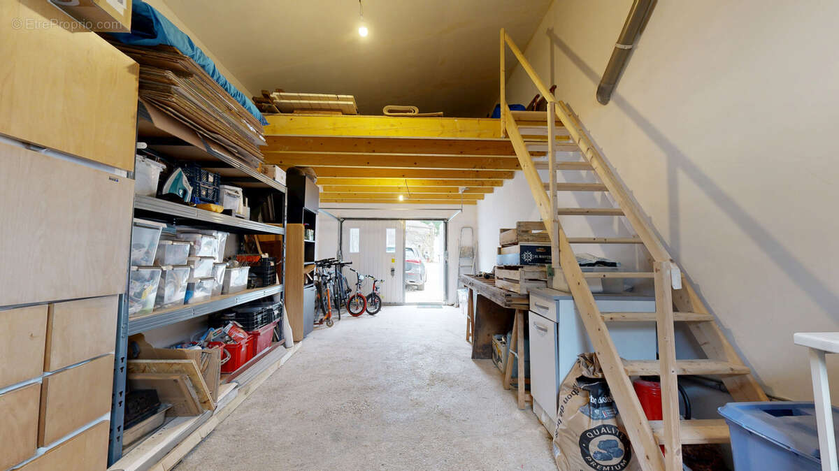 Maison à NEAUPHLE-LE-VIEUX