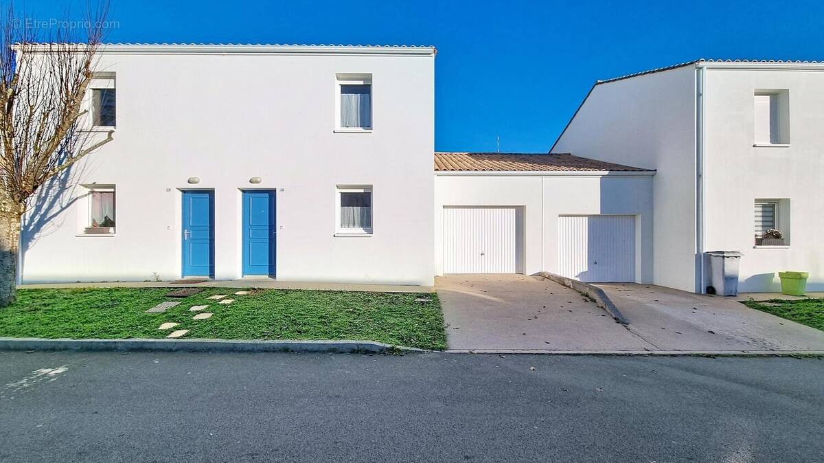 Photo 1 - Maison à SURGERES