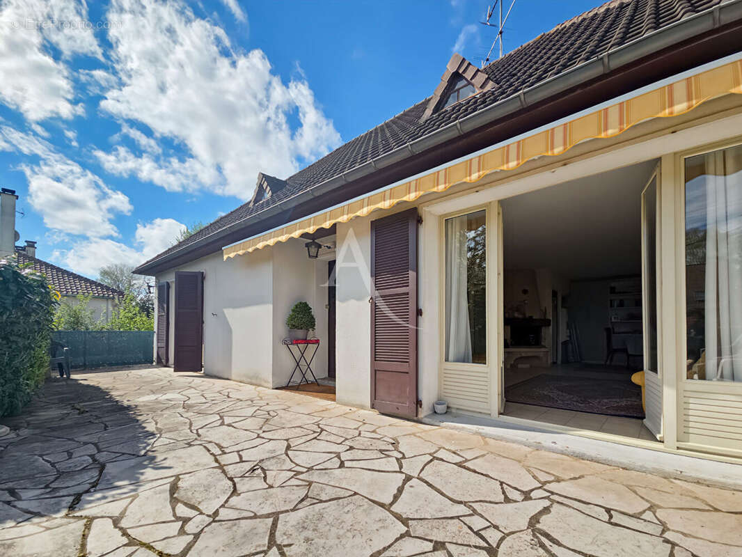 Maison de plain pied 4 pièces -1243 m² de parcelle - photo 2