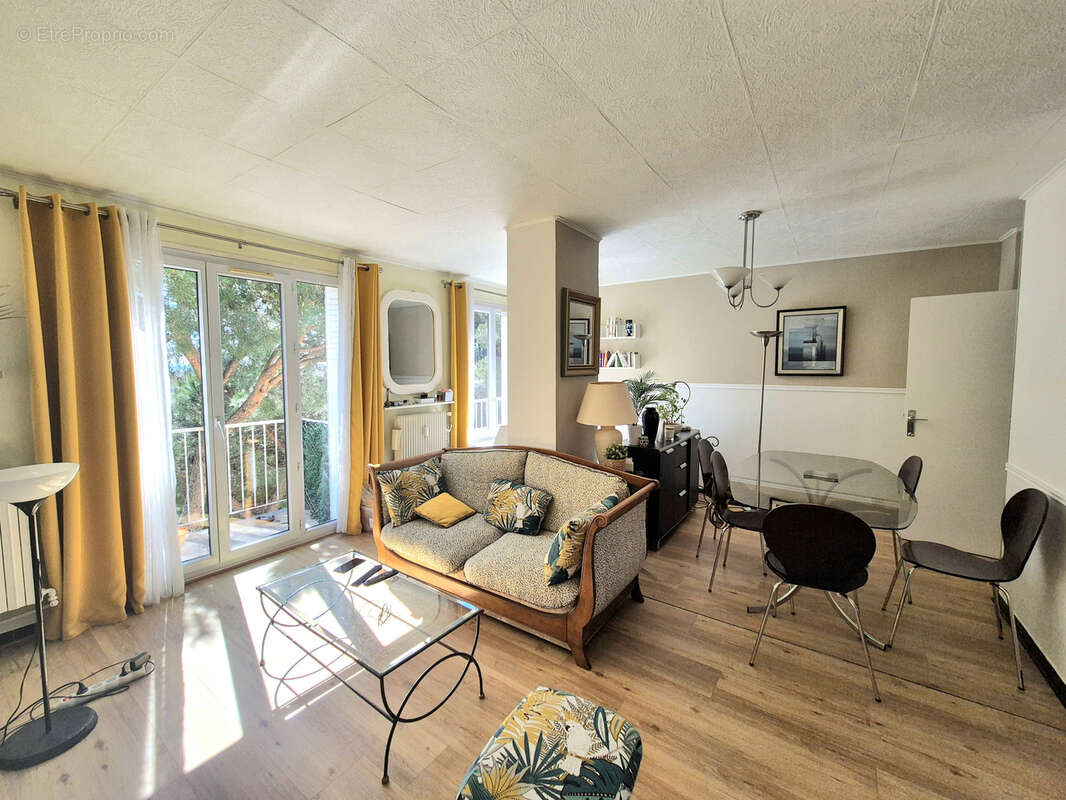 Appartement à HYERES