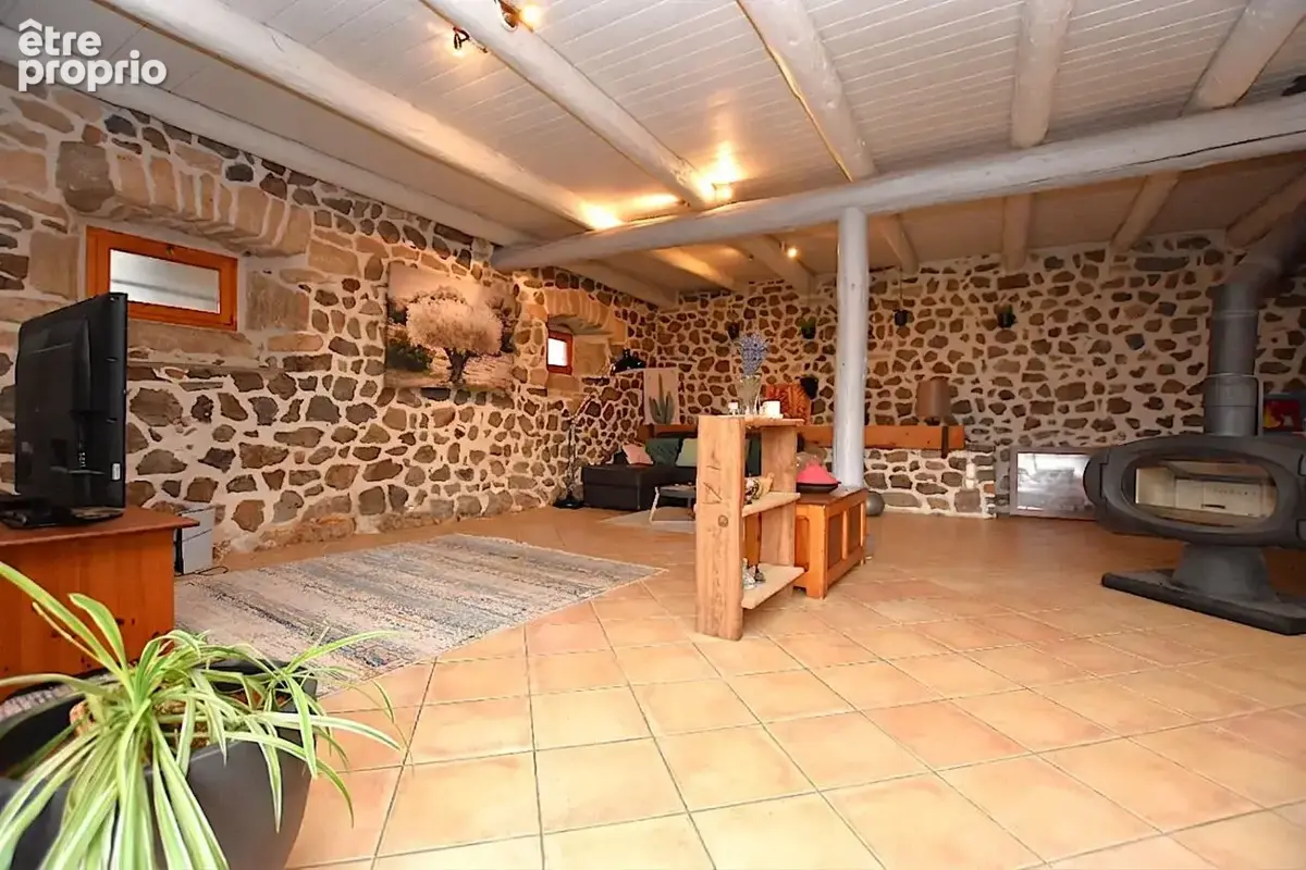 Maison en pierres 225 m² - photo 6
