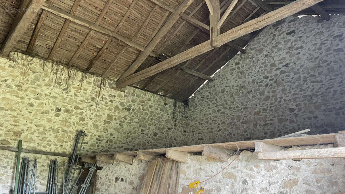 2a3a15f2-a036-498c-bbda-9eb297daa931 - Maison à CHAMPNIERS-ET-REILHAC