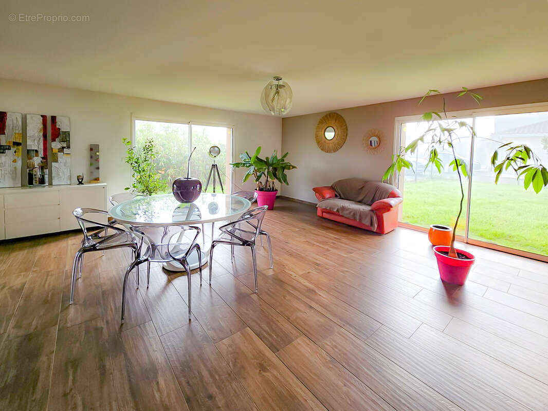 Maison à SAINT-MAURICE-L'EXIL