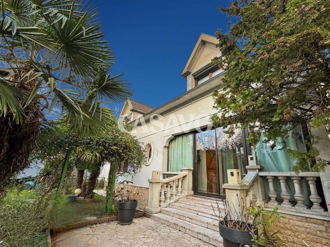 Maison à SARTROUVILLE