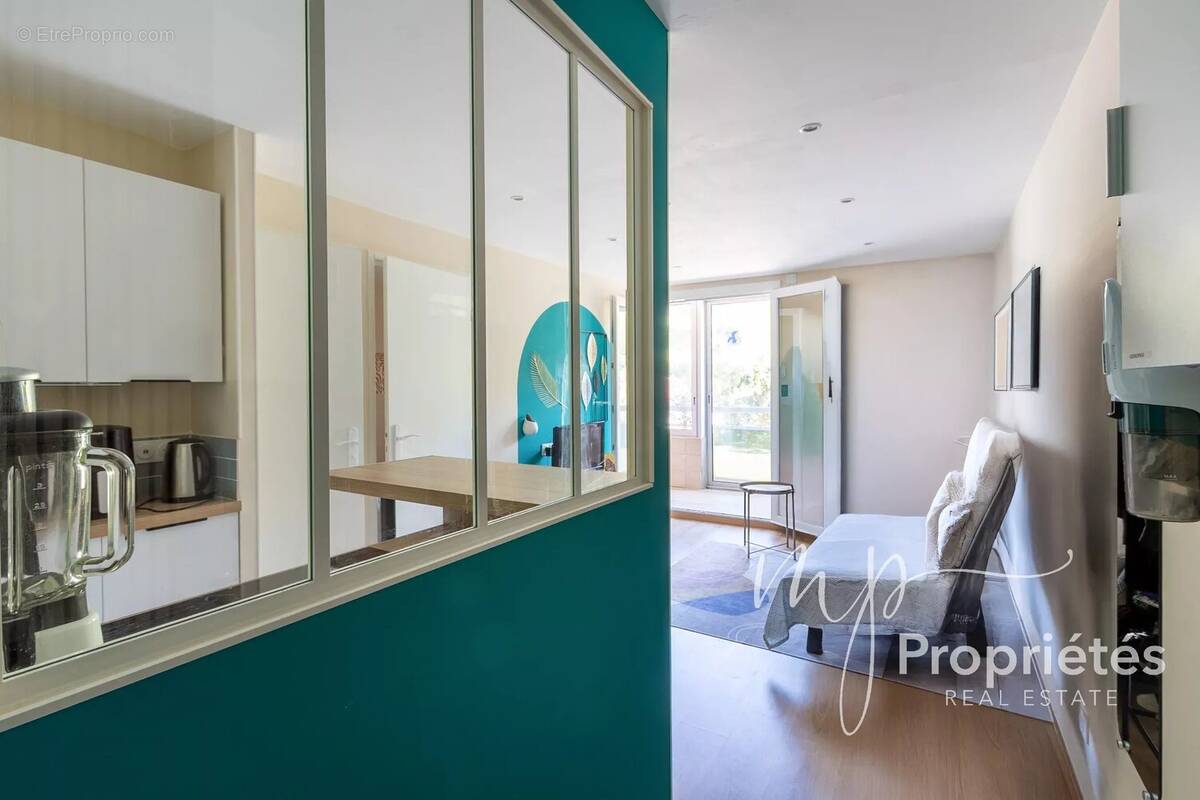 Appartement à BORMES-LES-MIMOSAS