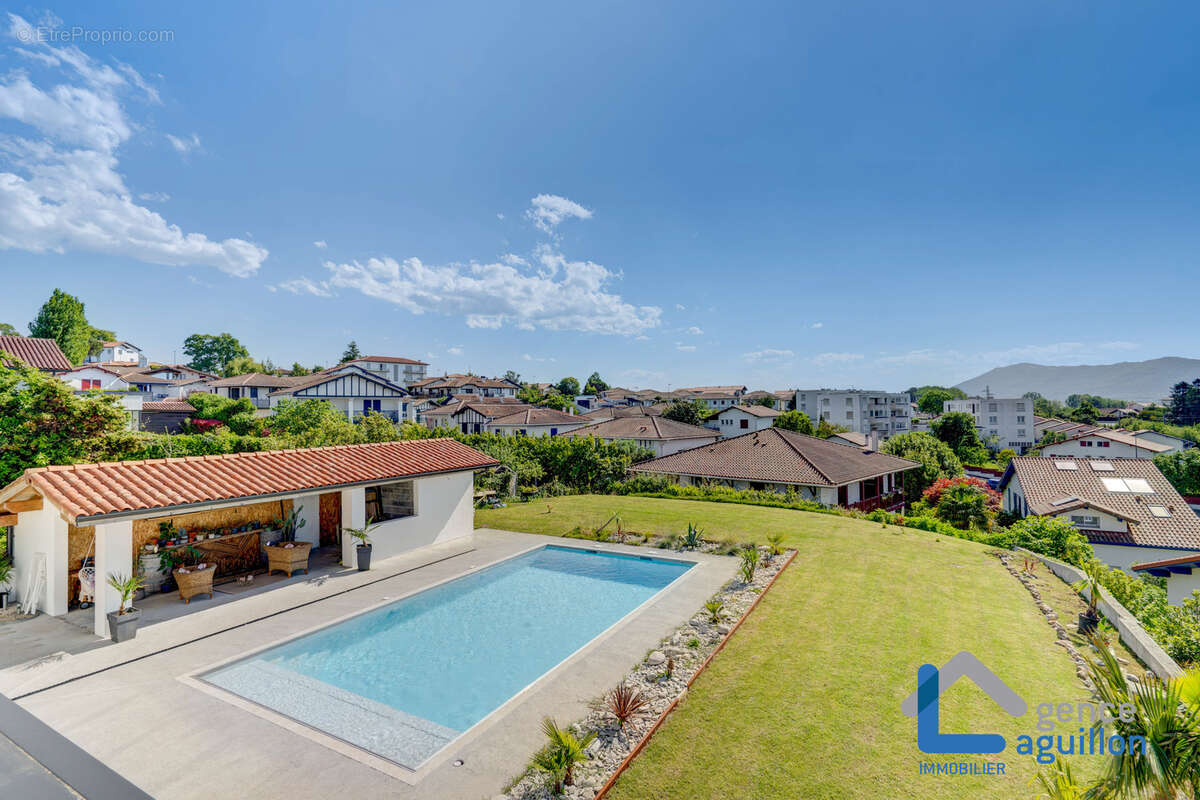 Propriété de prestige avec piscine et 2 studios indépendants à Hendaye - photo 8