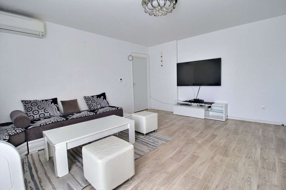 Appartement à CORBEIL-ESSONNES