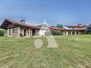 Maison à MONTROND-LES-BAINS