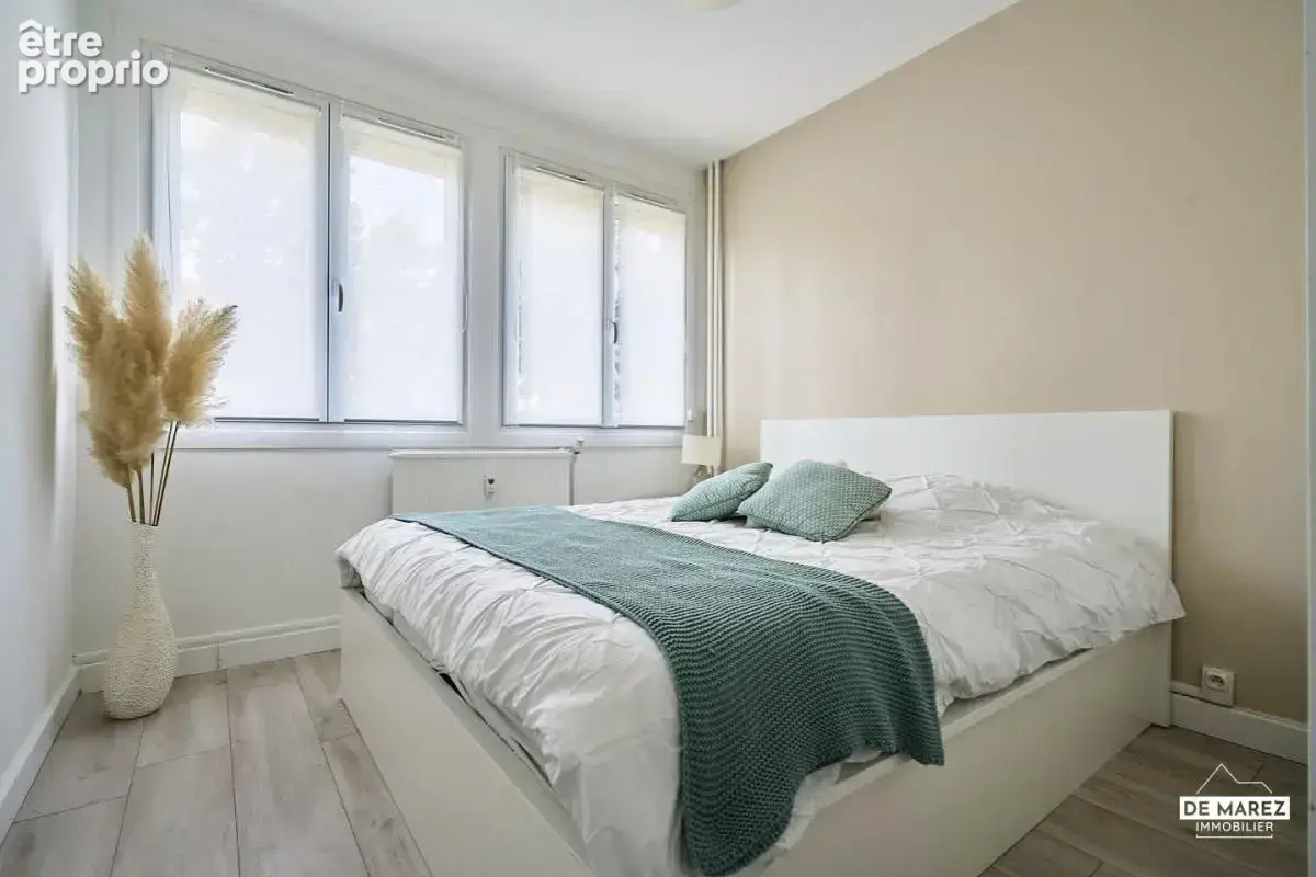 Exclusivite : t3 renove avec parking au pied du metro et des commerces ! - photo 7