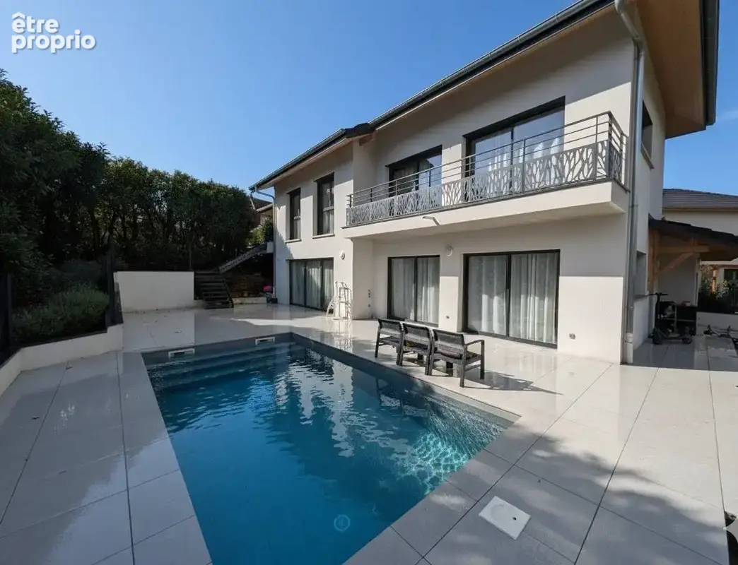 Maison contemporaine 240 m2 avec piscine, T2 indépendant et garage - photo 3