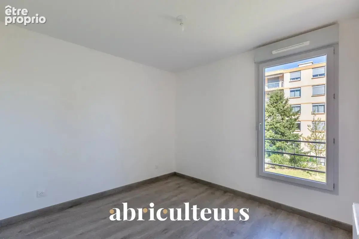 Superbe appartement 4 pièces de 85 m² avec grand balcon,en vente à Vénissieux Paul Bert (69200) - photo 14