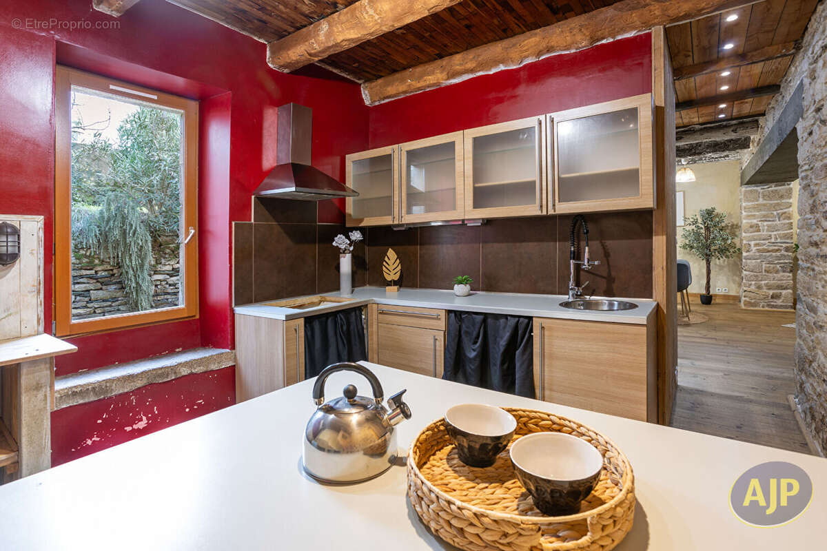 Maison à SAINT-JEAN-BREVELAY