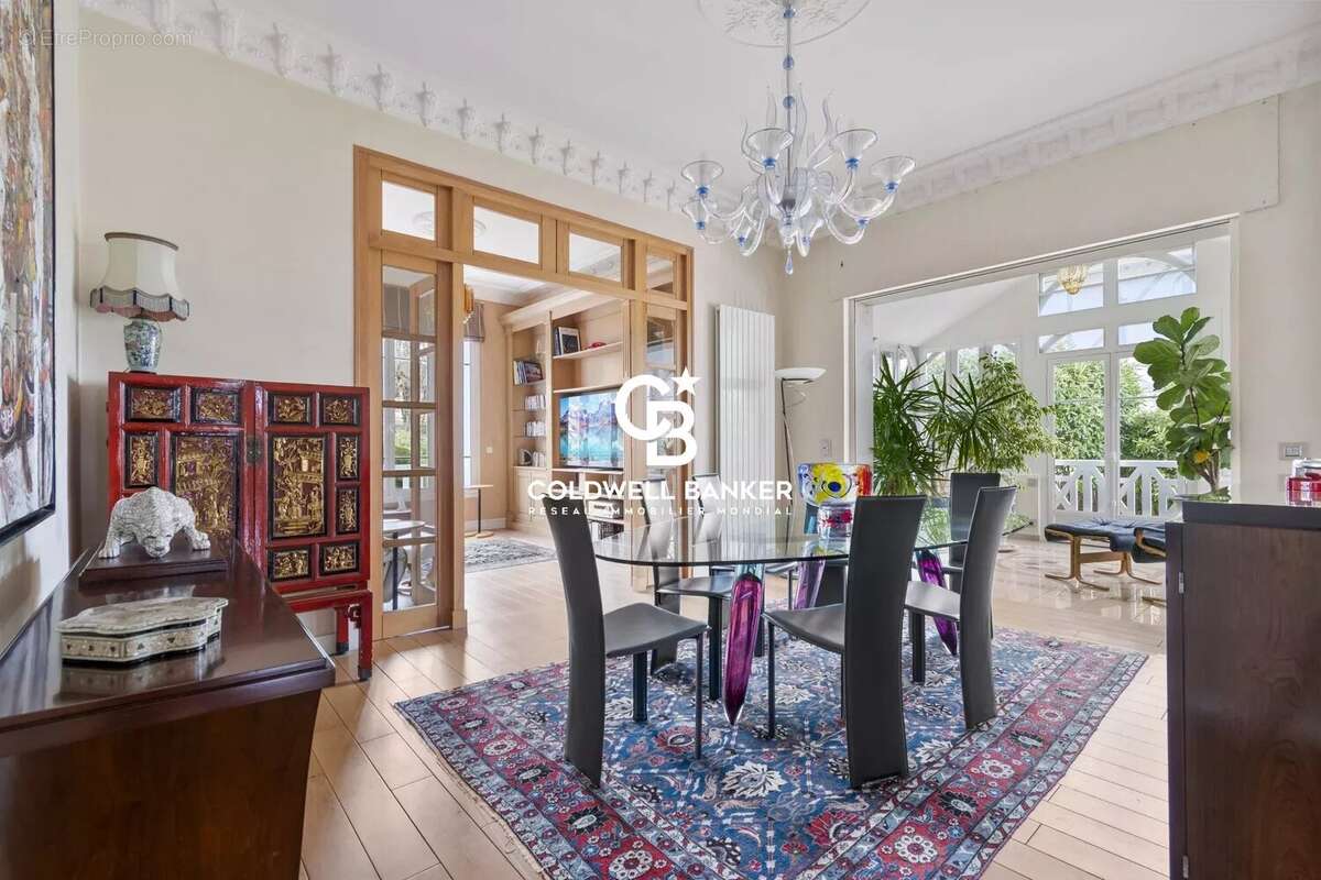 Maison à LE VESINET