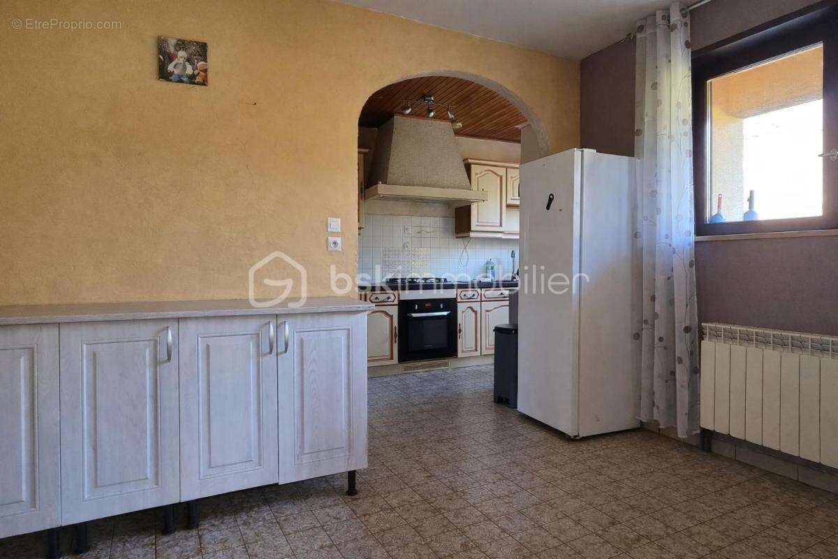 Maison traditionnelle – 2 logements – 9,45 ares - photo 5