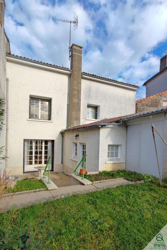 Maison à MAUPREVOIR