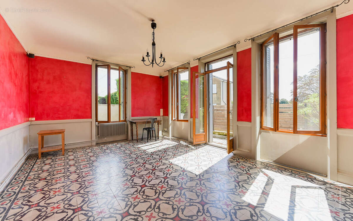 Maison à SAINT-CYR-AU-MONT-D'OR