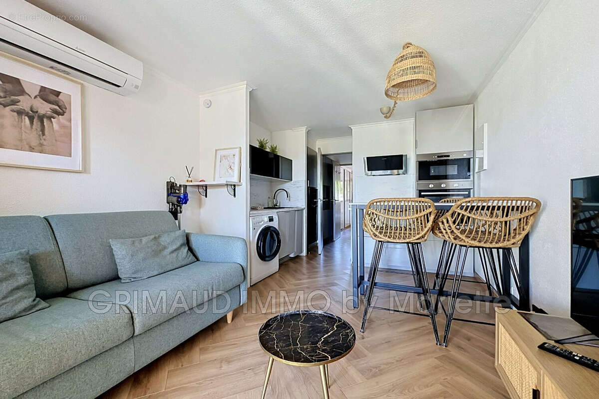 Appartement à GRIMAUD