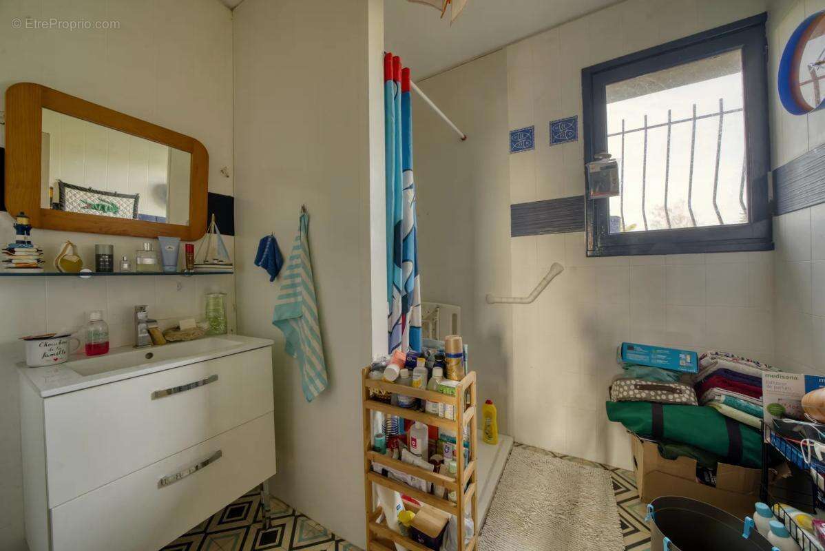 Maison à SAINT-JEAN-D'ANGELY