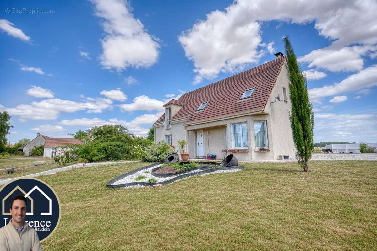 Maison à SAINT-LAURENT-LA-GATINE