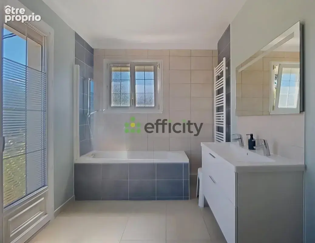 Maison 5 pièces 148 m² à vendre à Genilac (42800) - photo 7