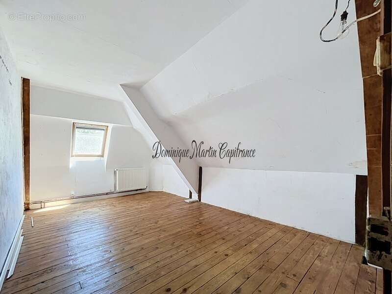 BEAUMONT SUR DEME (72)-EXCLUSIVITÉ – Maison de caractère 181 m² – Atelier 78 m² – 5 chambres - photo 11