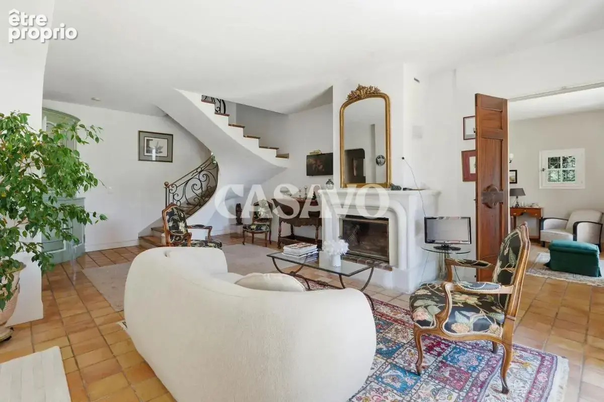 Vente Villa 8 pièces de 272m² - 13100 Saint-Marc-Jaumegarde - photo 14