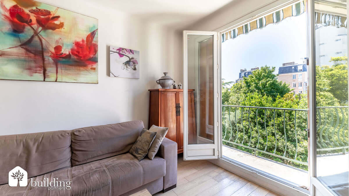 Dernier étage - 83.62m² - 3 chambres - balcon filant - photo 3