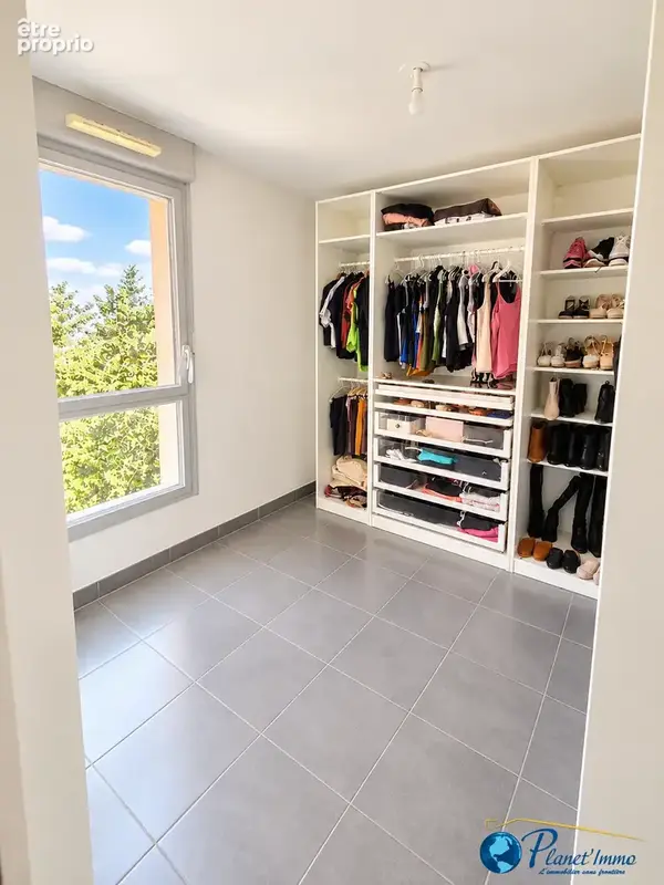Pierre-Bénite   T3 de 64 m2 avec balcon et deux stationnements en sous-sol - photo 5