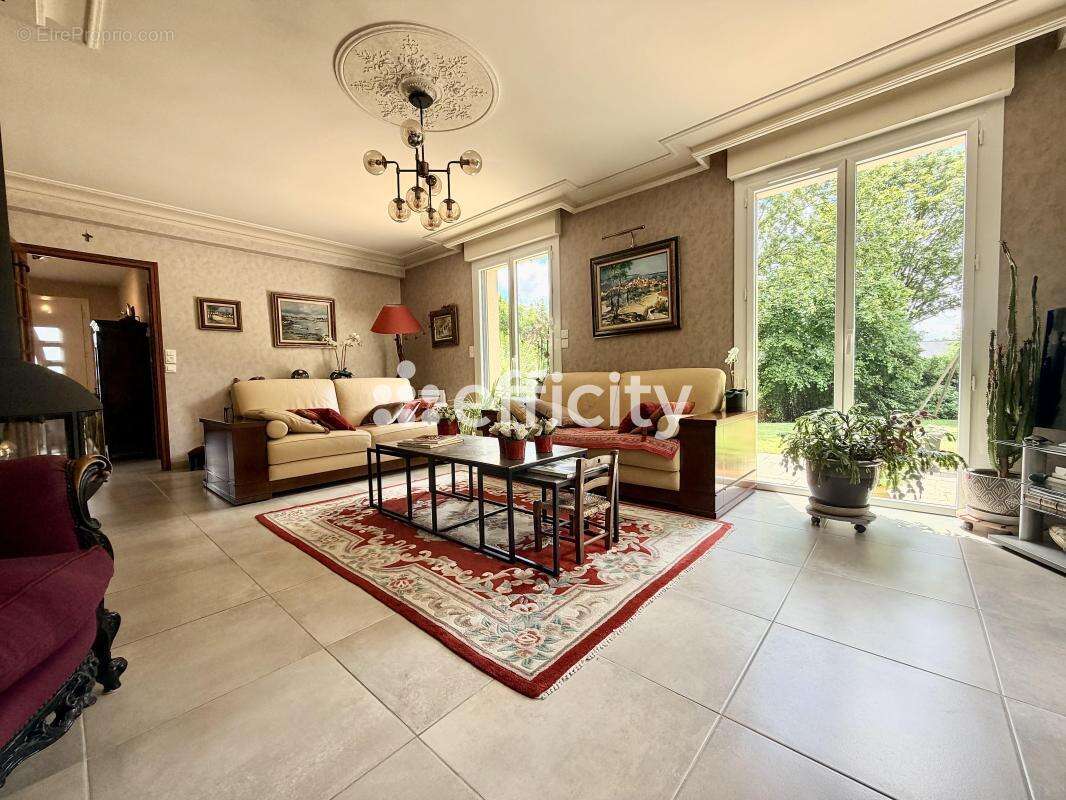 Maison 141 m² à Chateaugiron  - photo 6