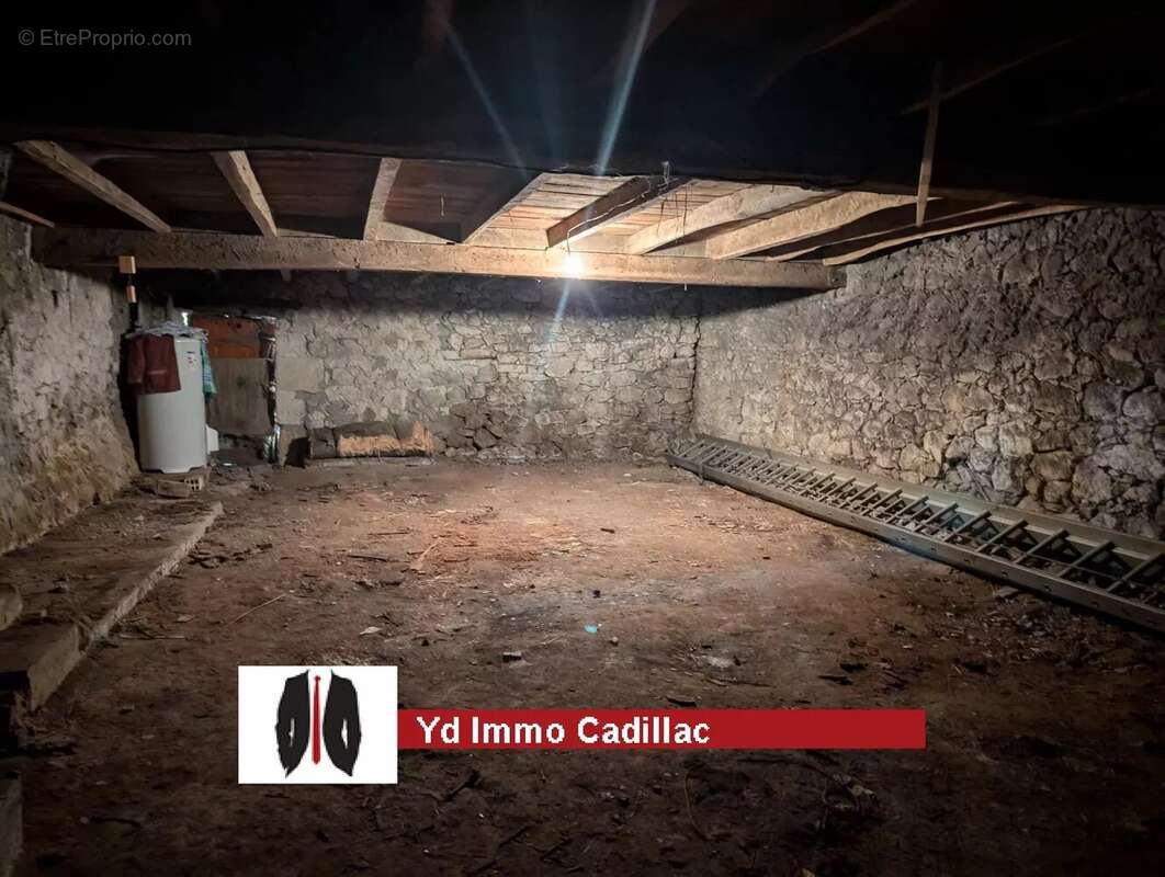 Appartement à BELLEBAT