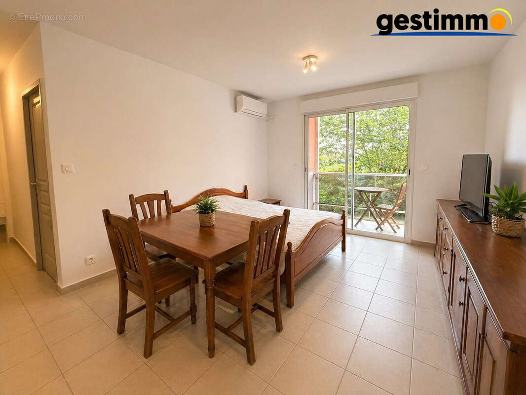 Appartement à REMIRE-MONTJOLY