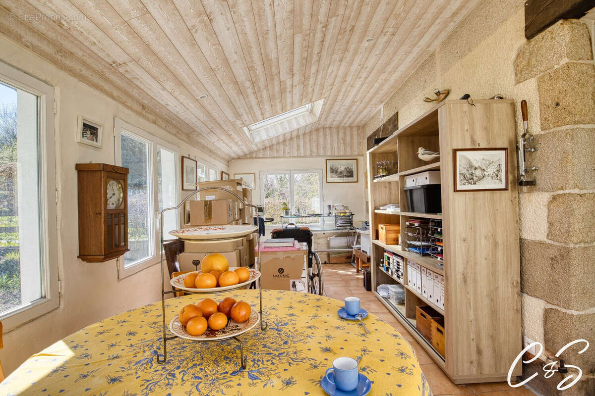 Maison à PEUMERIT