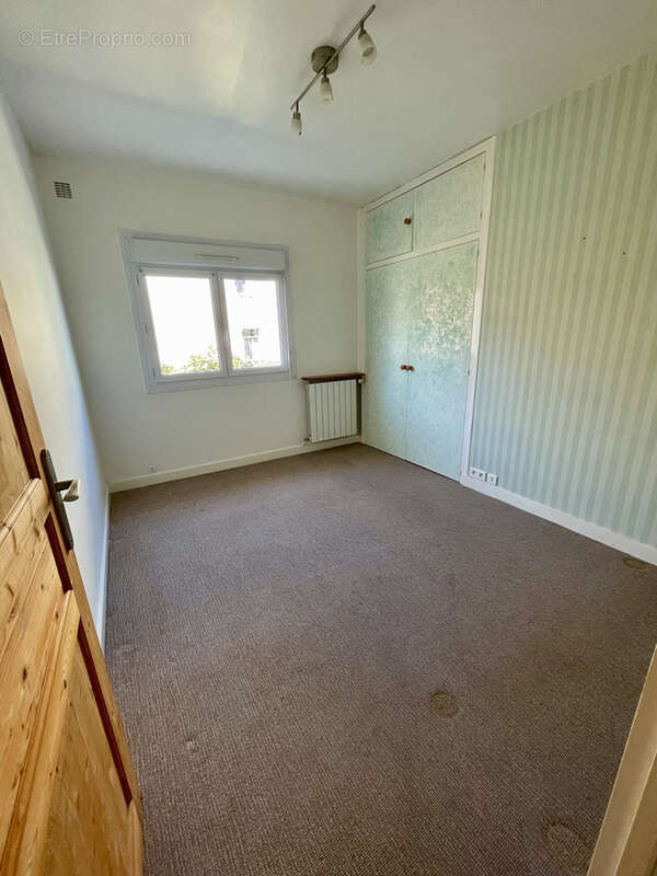 Maison à PORT-D&#039;ENVAUX