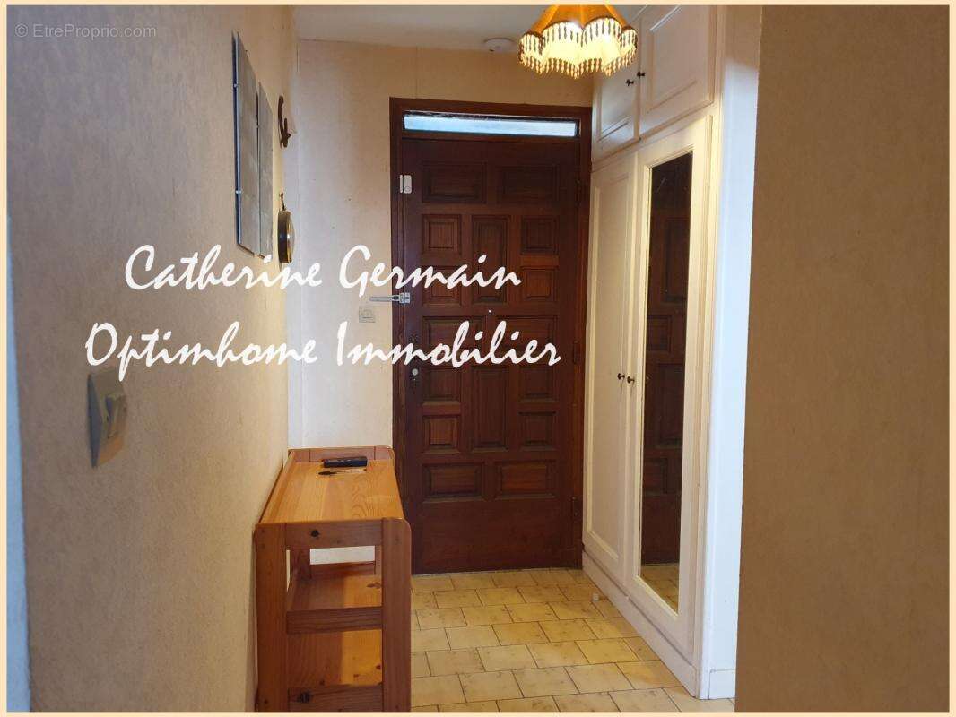 A Villalier – A vendre maison 4 chambres avec bureau, jardin, terrasses et garage - photo 12