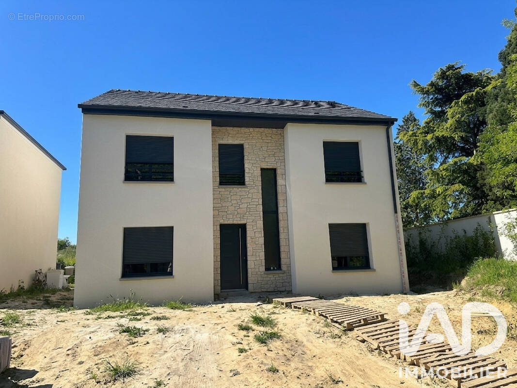 Photo 1 - Maison à SAULX-LES-CHARTREUX