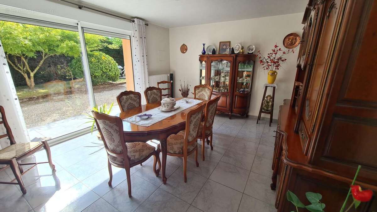 Maison à AMBARES-ET-LAGRAVE