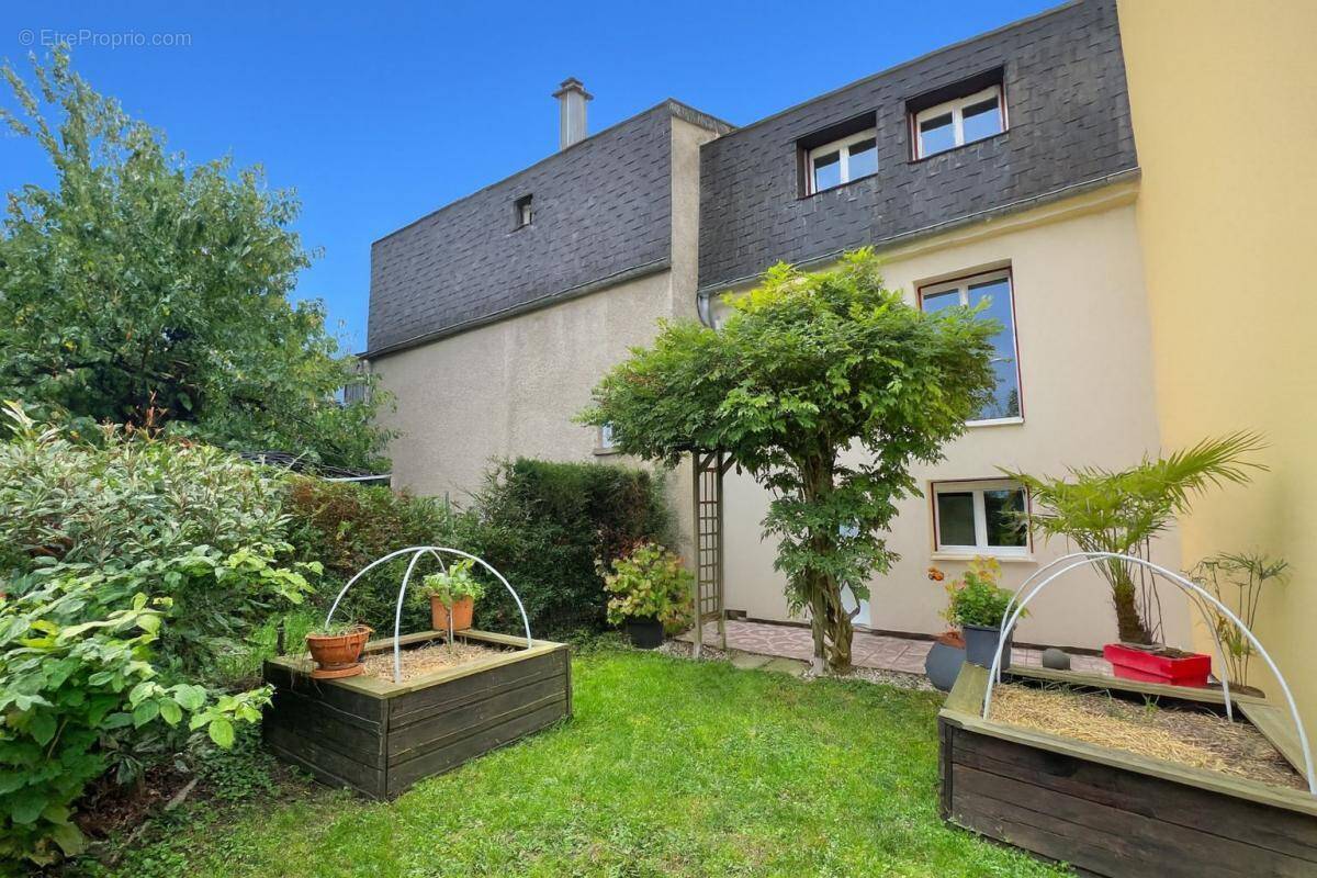 Maison à JARVILLE-LA-MALGRANGE