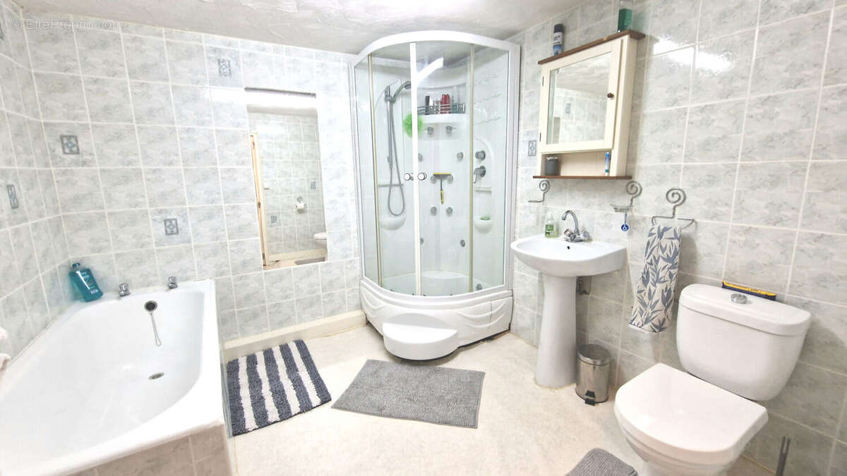 Maison à LA TRINITE-PORHOET