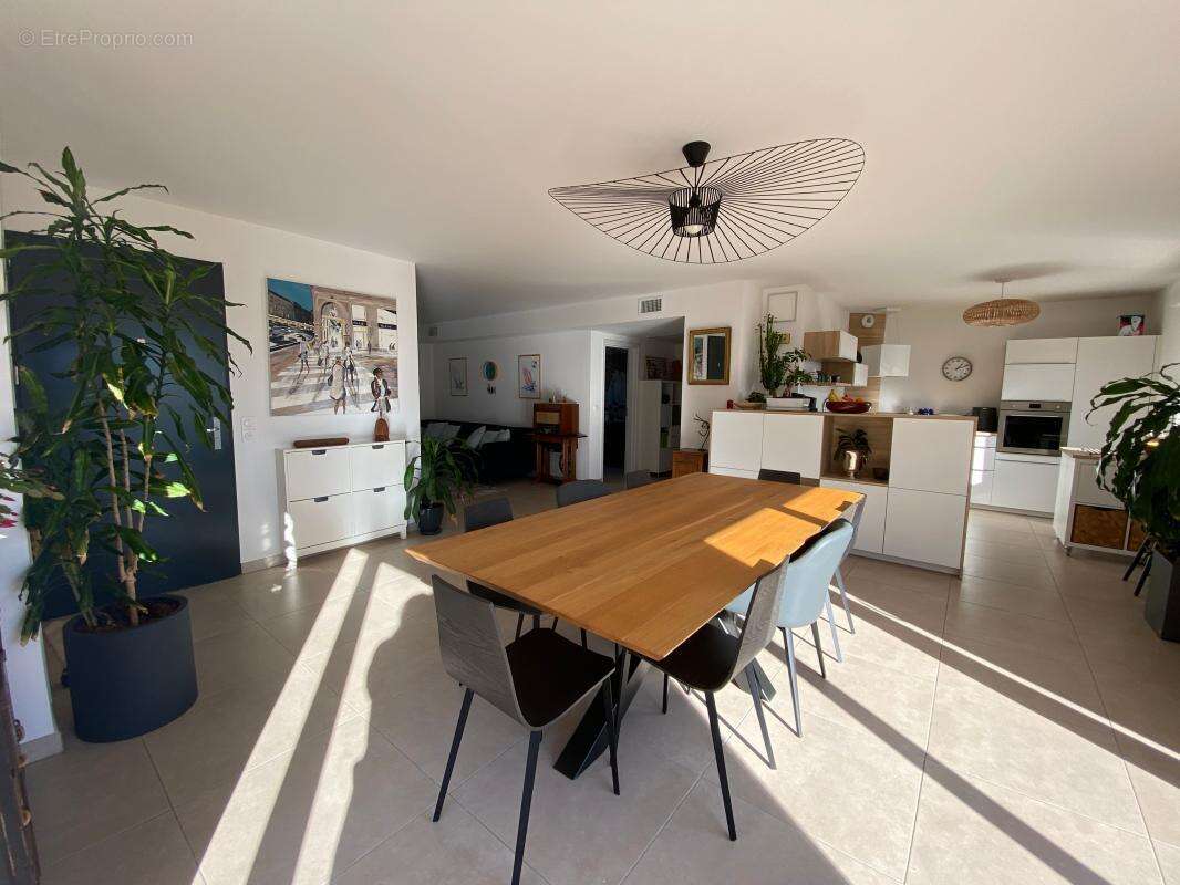 Appartement à MAUGUIO