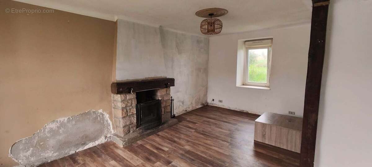 Maison à SAINT-THELO